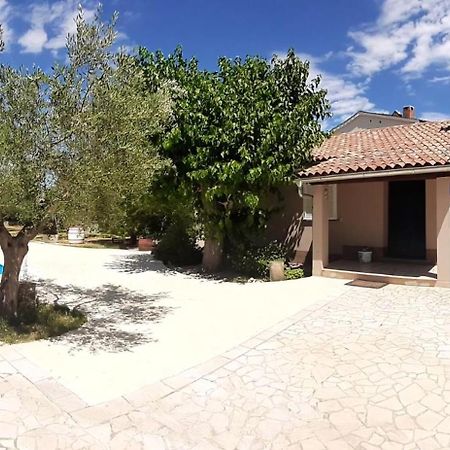 Ferienhaus Aqua Mit Pool Jadreški 外观 照片