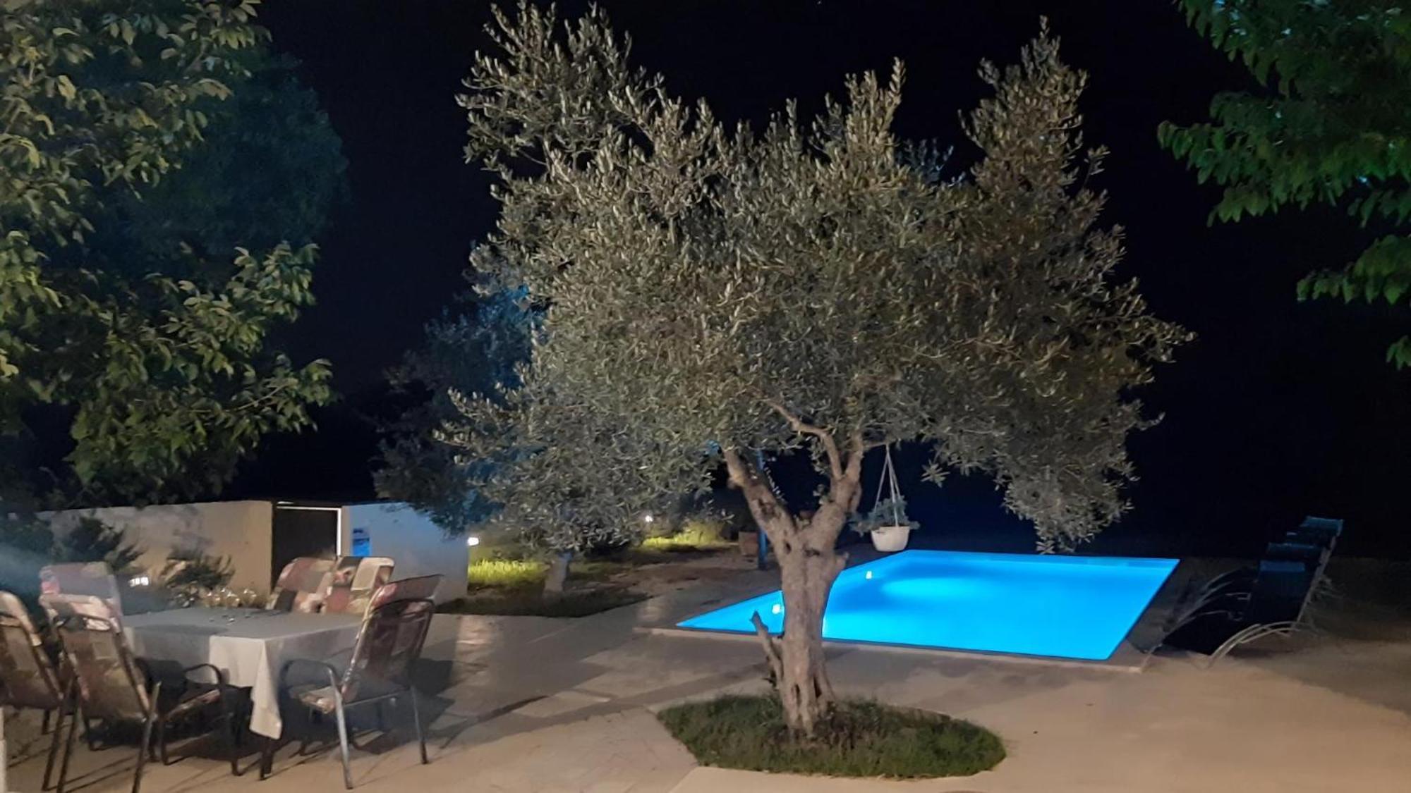 Ferienhaus Aqua Mit Pool Jadreški 外观 照片