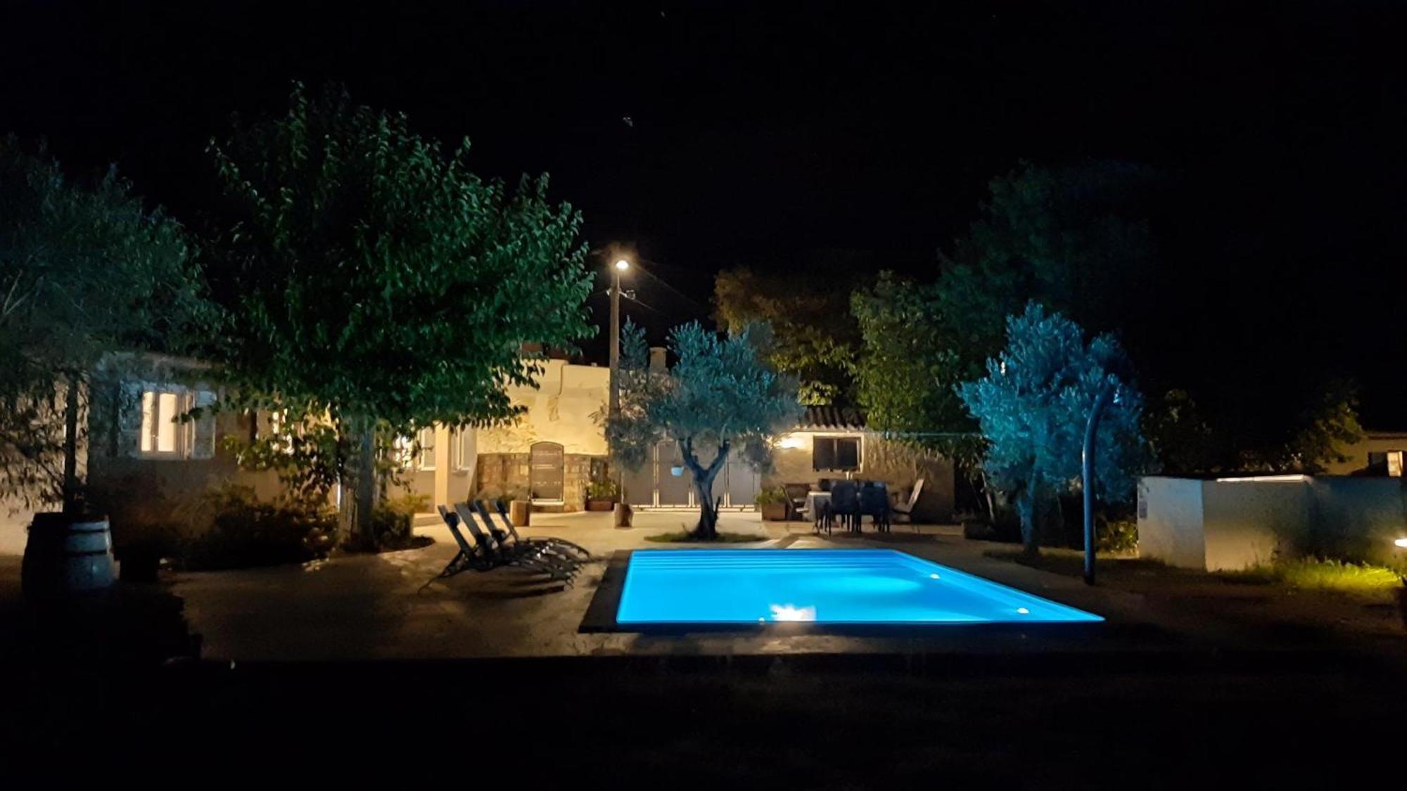 Ferienhaus Aqua Mit Pool Jadreški 外观 照片