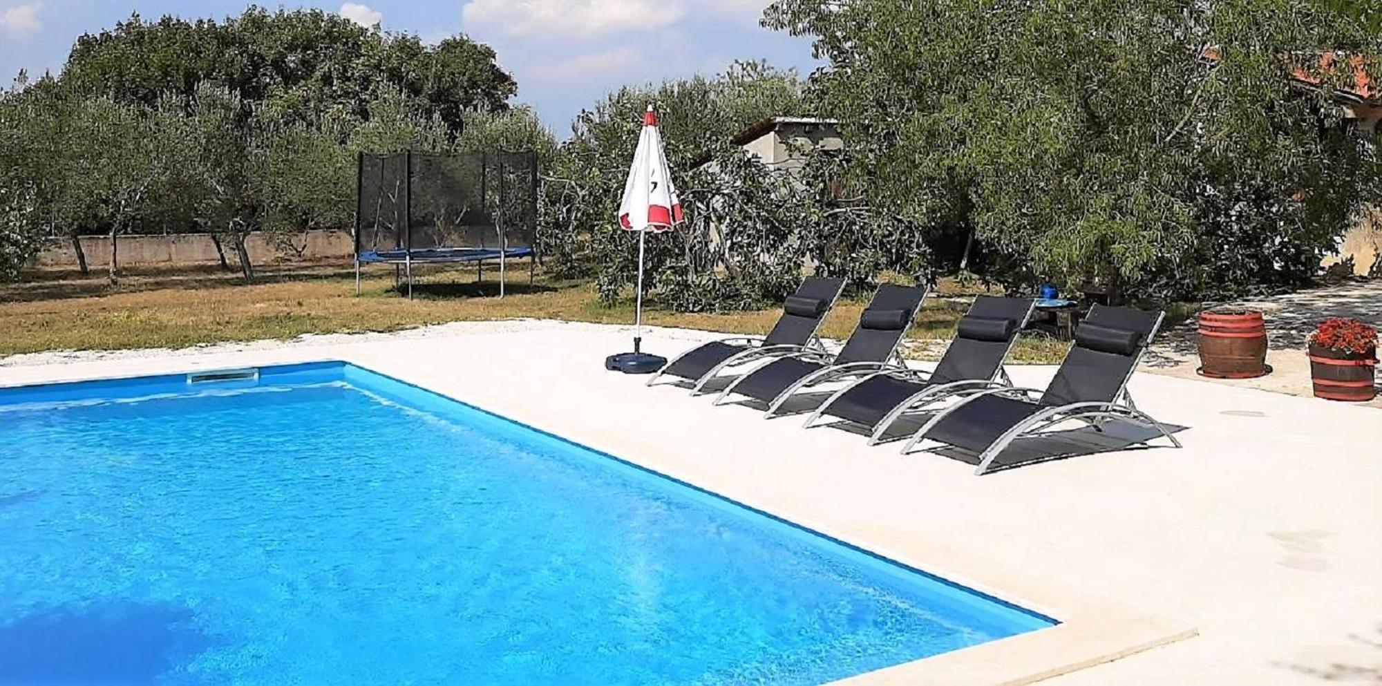 Ferienhaus Aqua Mit Pool Jadreški 外观 照片
